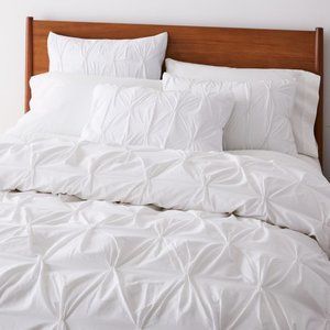 West Elm Organic Cotton Pintuck Duvet Cover - QUEEN / FULL - WHITE